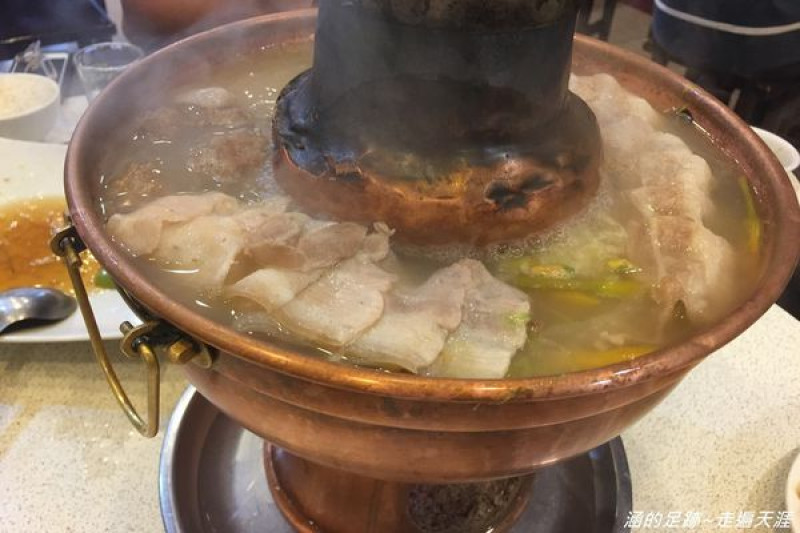 [食記] 台北 - 東北 金稻子酸白菜火鍋 ~ 道地的東北小館，清爽美味的酸菜白肉鍋