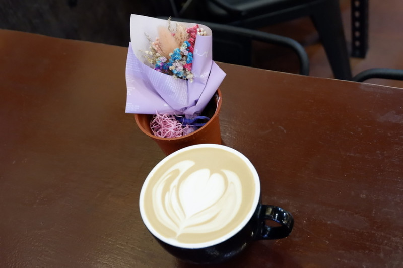 [推薦]J’s Coffee 僦室 自家烘焙咖啡園~~有得獎過的秘方咖啡豆#莊園咖啡級拉花拿鐵