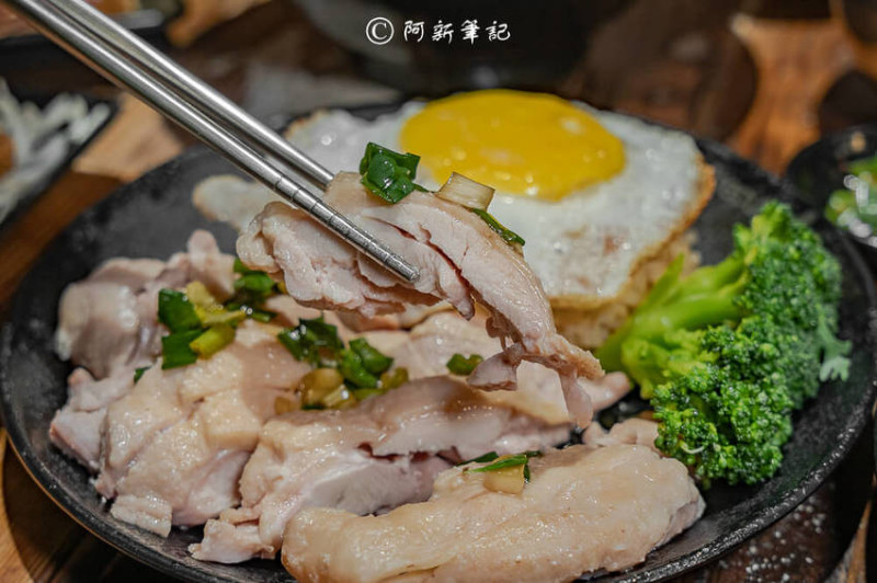 阿新筆記|寶貝老闆叻沙麵|台中異國料理新選擇，台南知名新加坡異國料理就在大遠百～