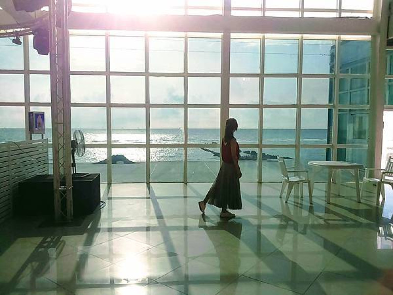 【旅遊】台南南區「黃金海岸方舟」好夢幻！光影建築迎夕陽、沙灘戲水追藍天