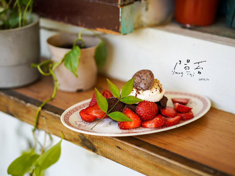 中山站下午茶推薦「陽苔」獨特提拉米蘇罐!草莓季來吃滿滿草莓