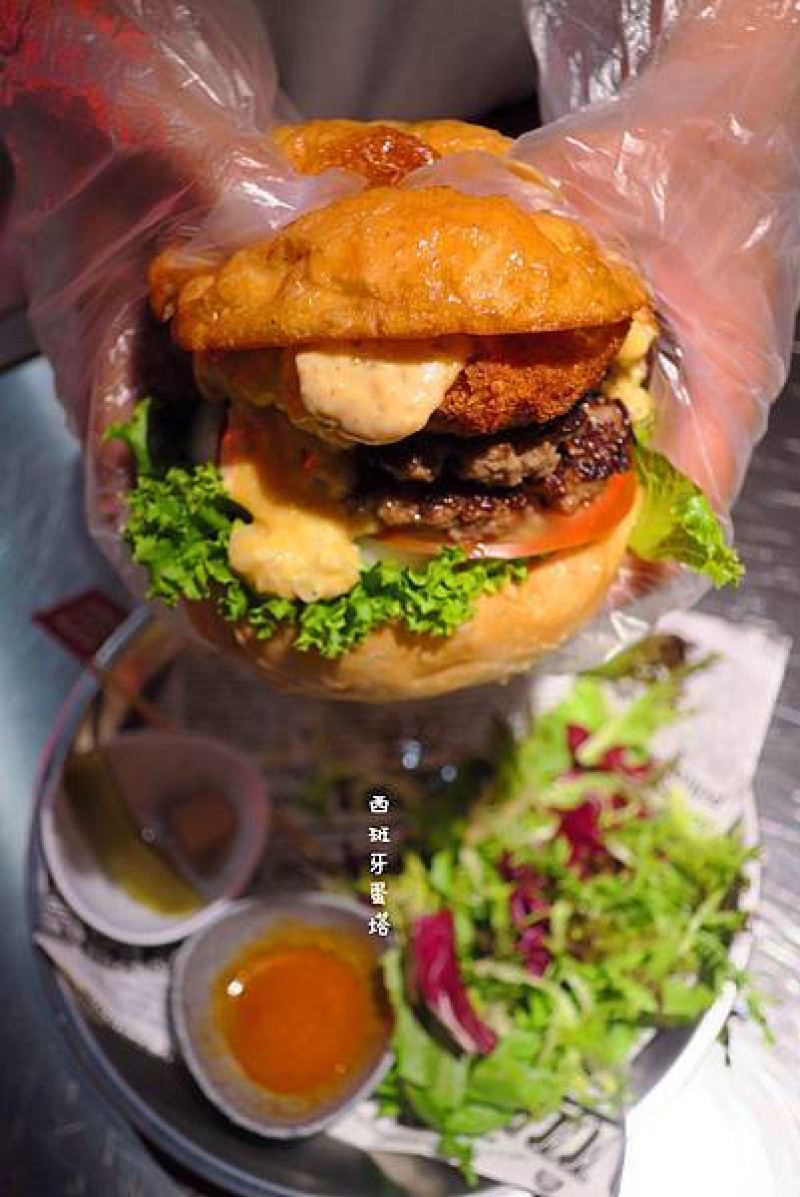 S.K.B Burger｜台北東區漢堡這樣吃最有趣～連媽媽都無法招架的美味！甜點也是必吃唷～