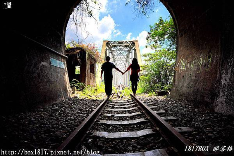 【苗栗。三義】舊山線鐵道秘境。最美七號隧道。彷彿走進日系動漫電影場景