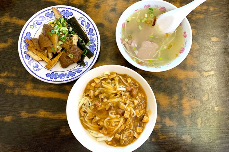 新竹北區｜哈囉炸醬麵｜滷味才是本體