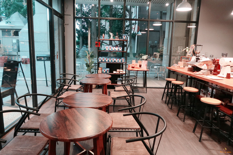 (高雄三民) Wolong Coffee Studio 臥龍咖啡工作室 / 自家烘焙咖啡豆，70%藝妓豆的花蝴蝶，多種單品豆