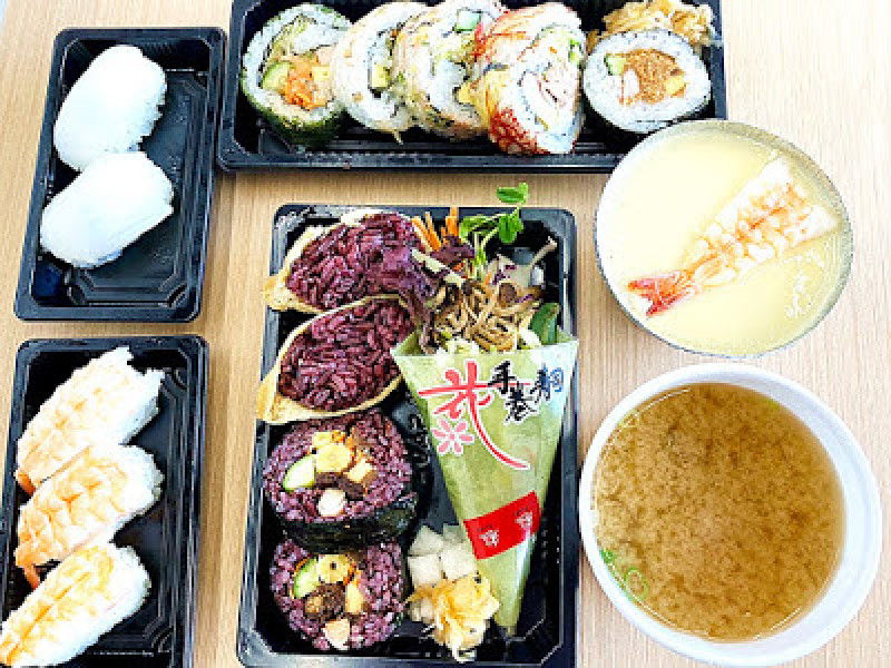 【新竹美食】禾孟壽司坊文興店、推薦各式創意壽司、是外帶壽司、聚會餐盤第一首選