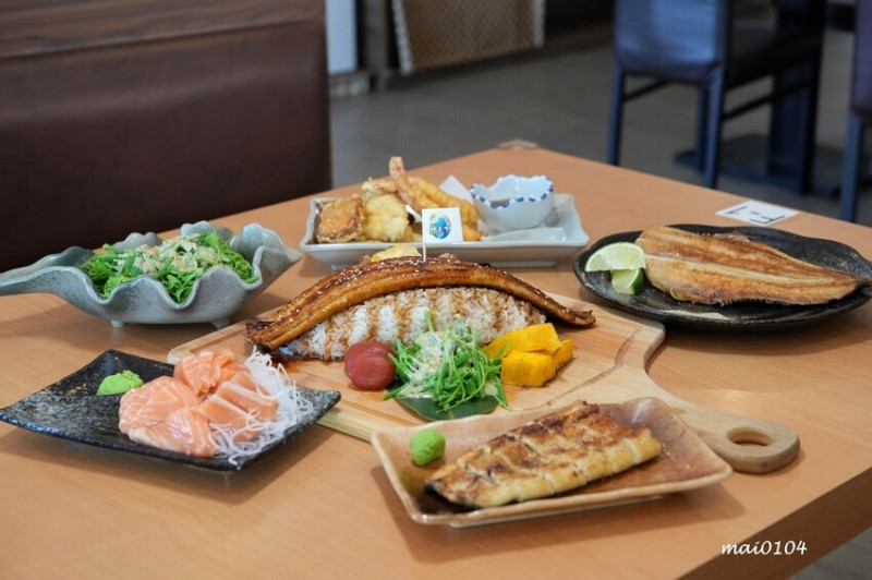 竹圍漁港美食｜鰻天下～超浮誇的30CM鰻魚飯你吃過嗎？另外還有太極鰻魚飯，白燒、蒲燒口味一次滿足