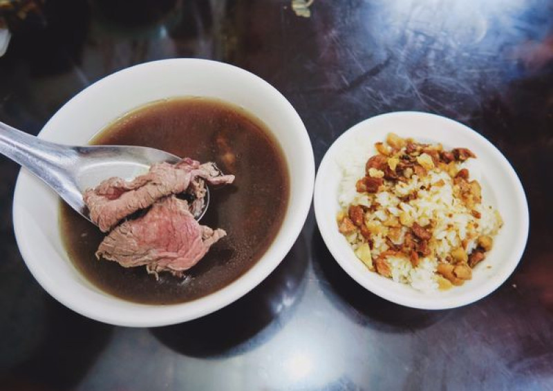 [台南安平區]美食提案 X  文章牛肉湯 ∥絕對值得早起排隊，連台南人都抗拒不了的美味牛肉湯∥
