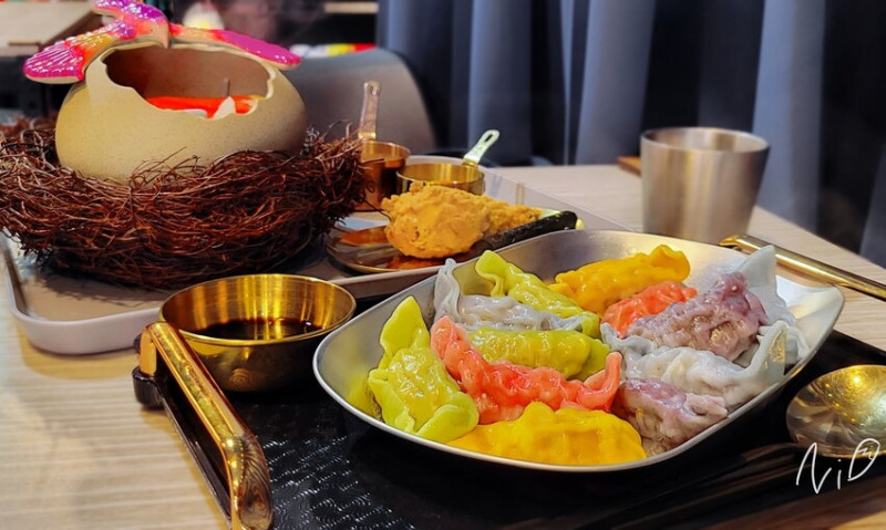 [食記。台南中西區]失控泡麵。Hi-Hua又美味的繽紛彩色水餃&五彩鳥巢麻醬麵