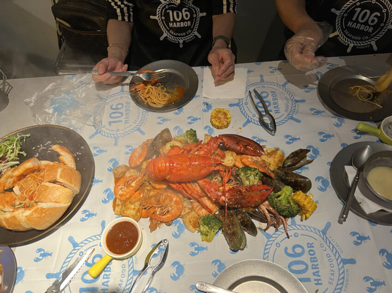 【台北市-大安區】106 HARBOR 美式手抓海鮮餐廳，食材新鮮調味非常棒的