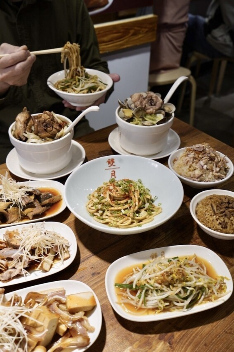 雙月食品社 - 米其林必比登推薦，必點養生燉雞湯、限量愛恨蔥蔥飯，台北傳統美食推薦