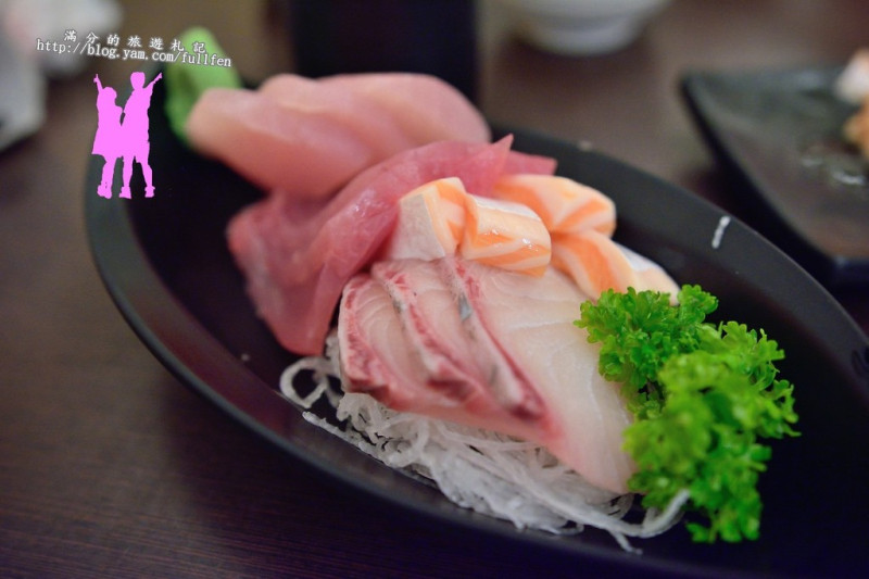 【花蓮食記】賀川壽司屋。日本料理平價握壽司。生魚片。丼飯