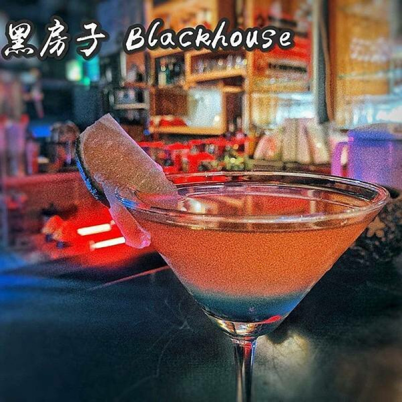 【黑房子Blackhouse ✨】🚇南京復興站 🍺新開幕Cp值超高的酒吧 🍜物美價廉下班好去處