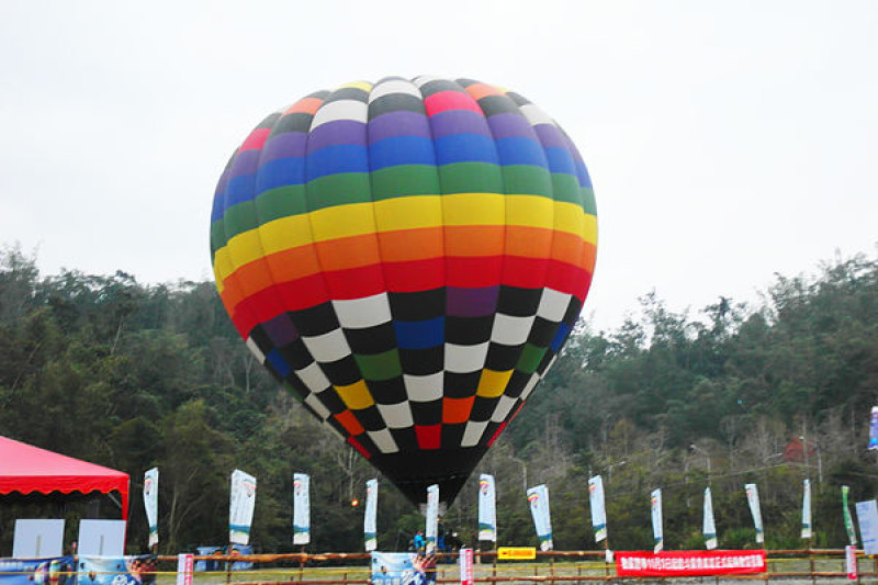 絕美景色!座熱氣球高空俯瞰日月潭美景❤向山遊客中心