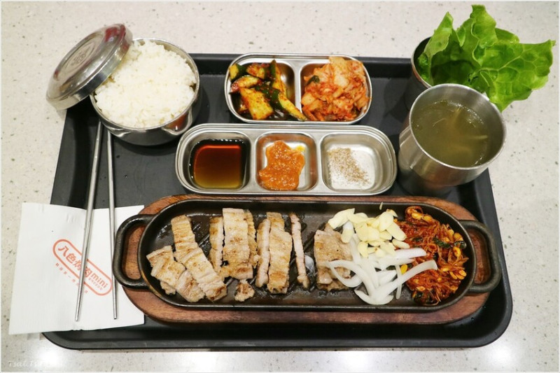 [台北信義]八色烤肉mini 台北101店|一個人說走就走即能吃的韓式燒肉套餐，翻轉韓式烤肉想像