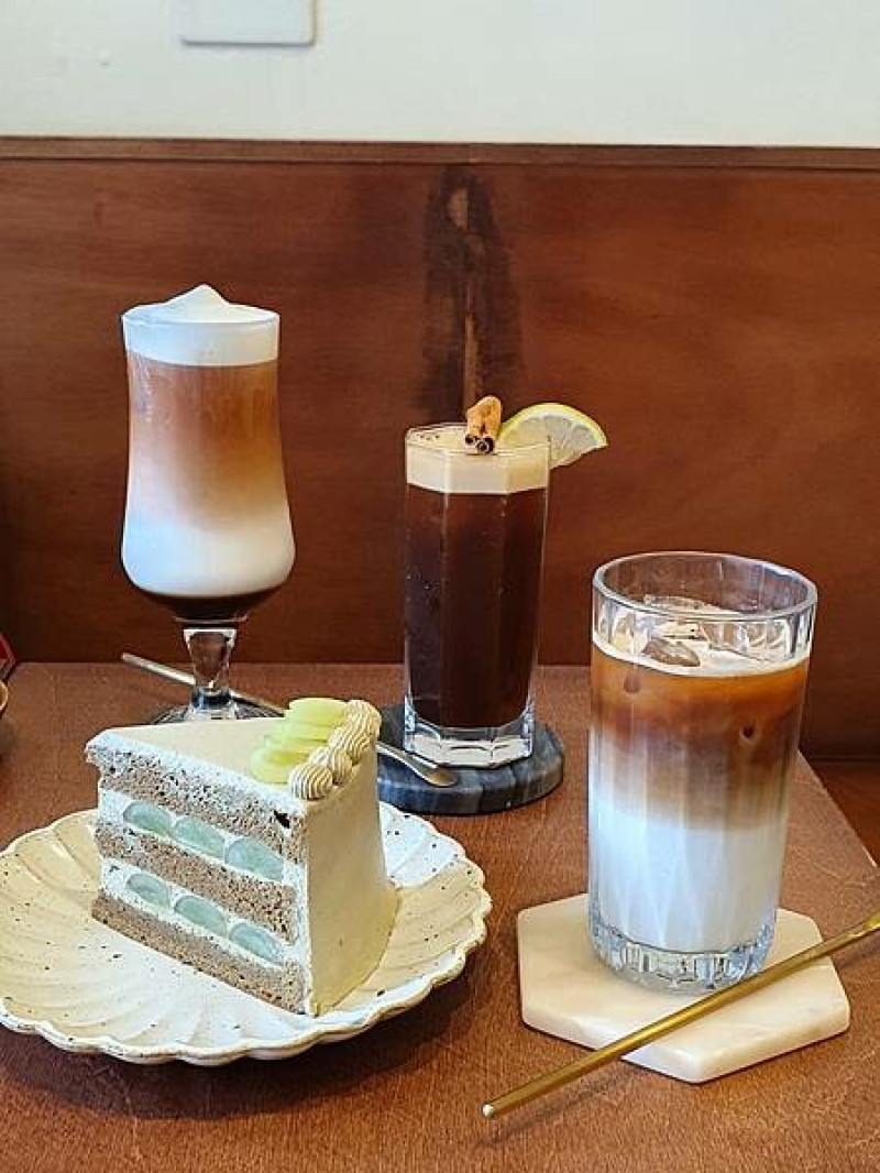 (胖樺食記) 澎湖馬公推薦日式文青咖啡廳「𝐧𝐢𝐤𝐨𝐧𝐢」/甜點好吃飲品好拍服務好/完整菜單