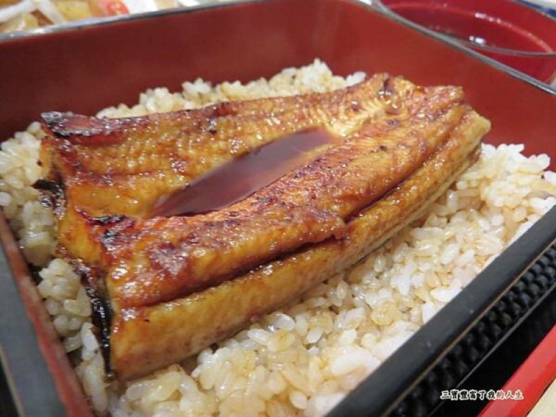 台中西區鰻魚飯【一鰻】鰻魚飯 師傅手工拔刺 精緻而細膩的日式料理