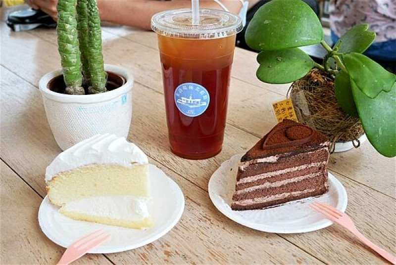 石門美食-米詩堤極北藍點，銅板價格精緻甜點，無敵海景石門咖啡廳，北海岸必去的景觀咖啡廳!