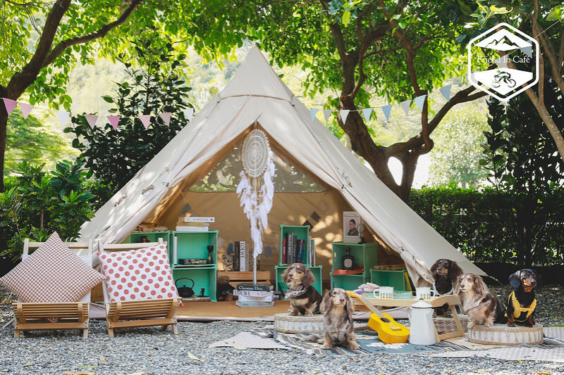 【蘆竹區/咖啡店】市區也能體驗的野地露營，超CHILL露營風咖啡店就在 FRIEND IN CAFE