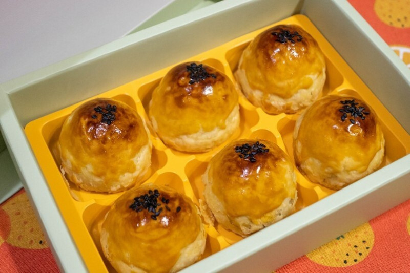 【美食】中山區艸式甜點，艸式蛋黃酥6入禮盒，甜而不膩口感層次豐富！