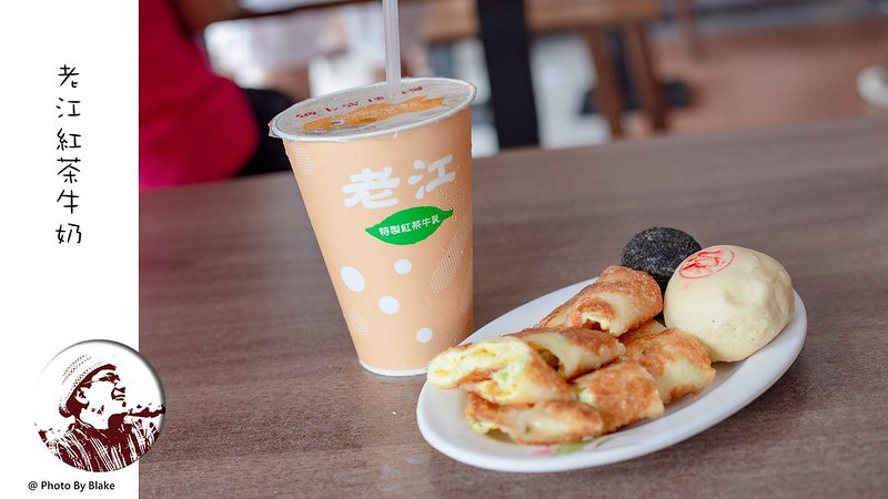 超過一甲子的早餐店招牌是那像台式咖啡的紅茶牛奶，也是許多遊客指定必吃的傳統美食｜布雷克出走旅行世界