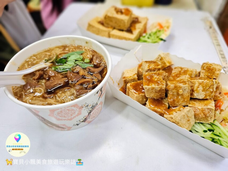 台中市北區[食]台中 一中街 臭豆腐達人 迷你一口臭豆腐 泡菜鮮脆豆腐酥嫩 越臭越香越好吃