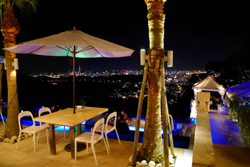 【台北陽明山 | 景觀餐廳】峇里島風格的約會與夜景聖地✦The Top 屋頂上
