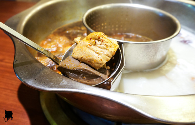 『台中”食話食說』臥龍巴蜀麻辣燙，正宗四川重慶好味道，富有層次的麻辣火鍋。