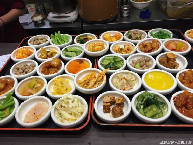 [食記] 台北東區 - 朝鮮味 韓國料理~ 小菜自助無限吃到飽的平價韓國料理