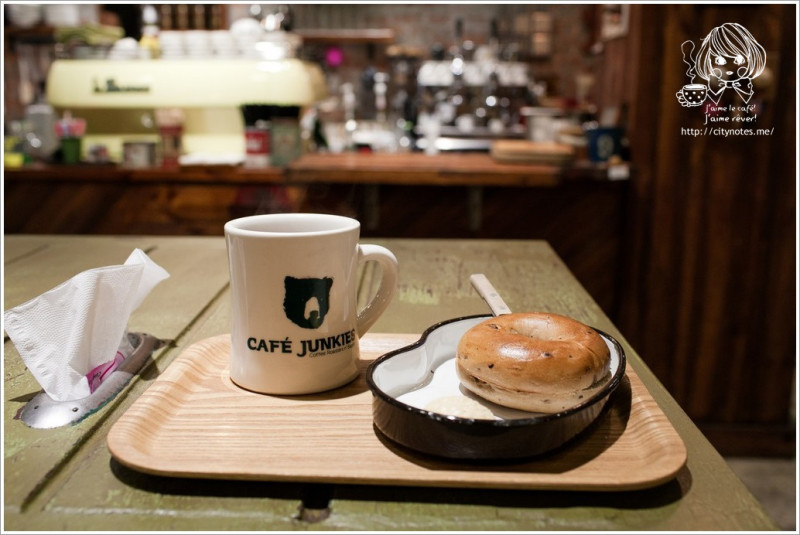 松山●Café Junkies小破爛咖啡館●讓人眷戀的工業風咖啡館