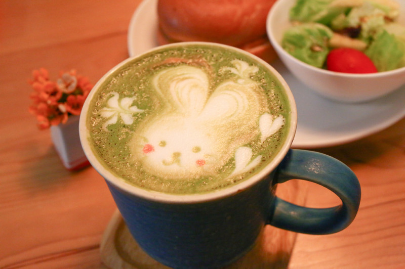 
【六丁目cafe】日式風格咖啡廳，可愛動物拉花杯杯都有！
