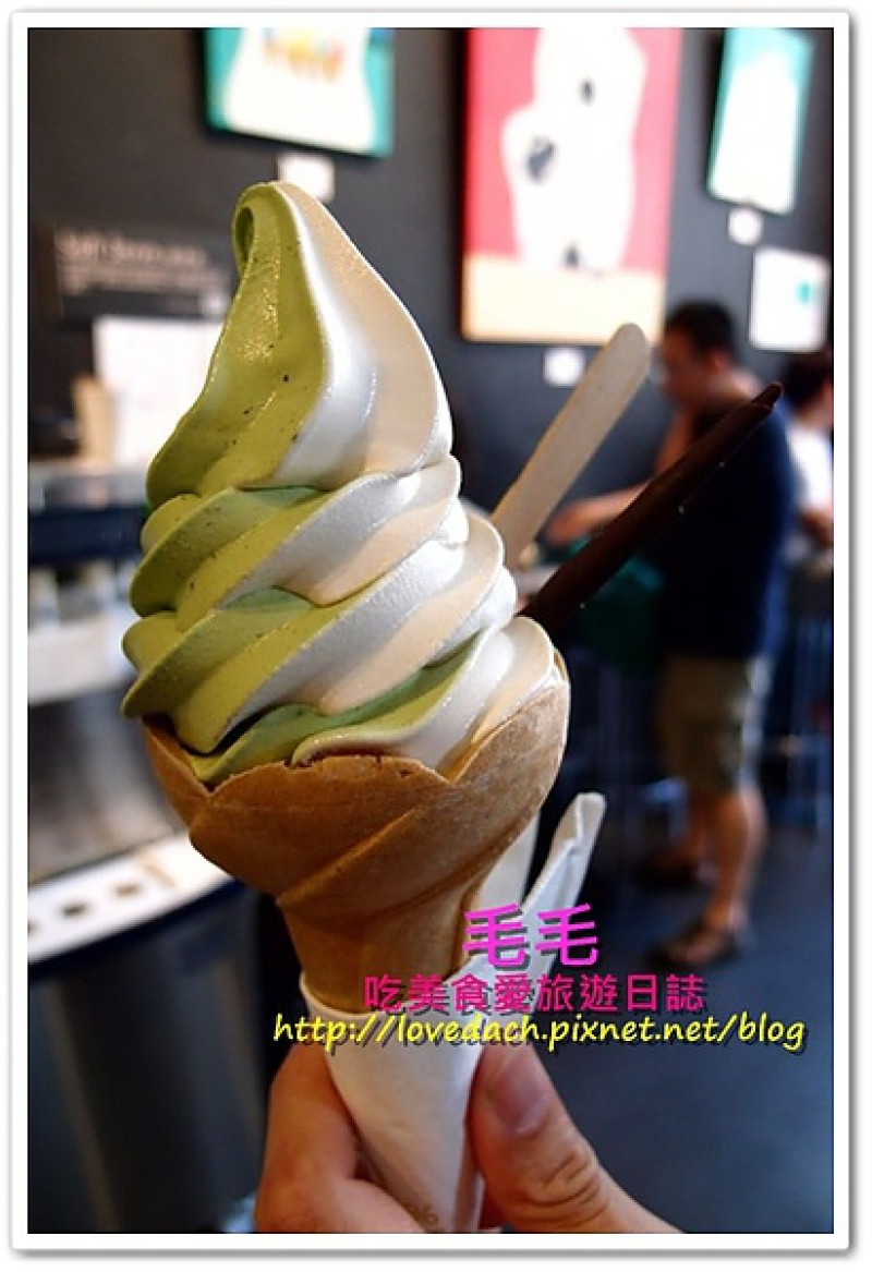 食記。【8%ice 冰淇淋專門店】細緻綿密到心坎兒裡的幸福 | 蜂蜜杏仁香蕉冰淇淋 | 雪鹽黑糖X抹茶 | 檸檬黑麥霜淇淋