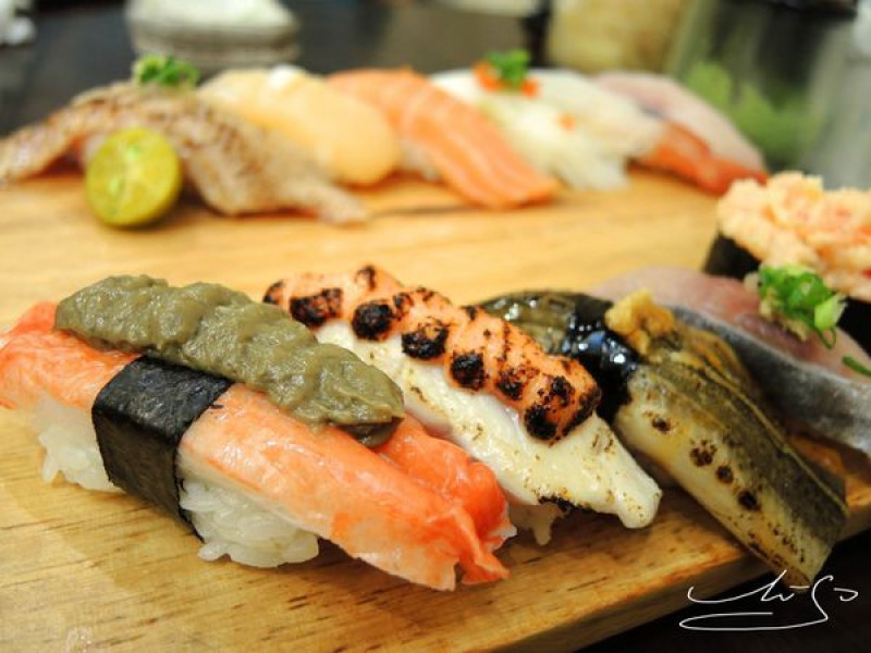 【永和 頂溪】橋壽司-頂溪店 ➤ 滿滿海味~鮭魚/鮪魚/鰻魚/甜蝦~吃到鮮甜的鮪魚就是這裡啦~