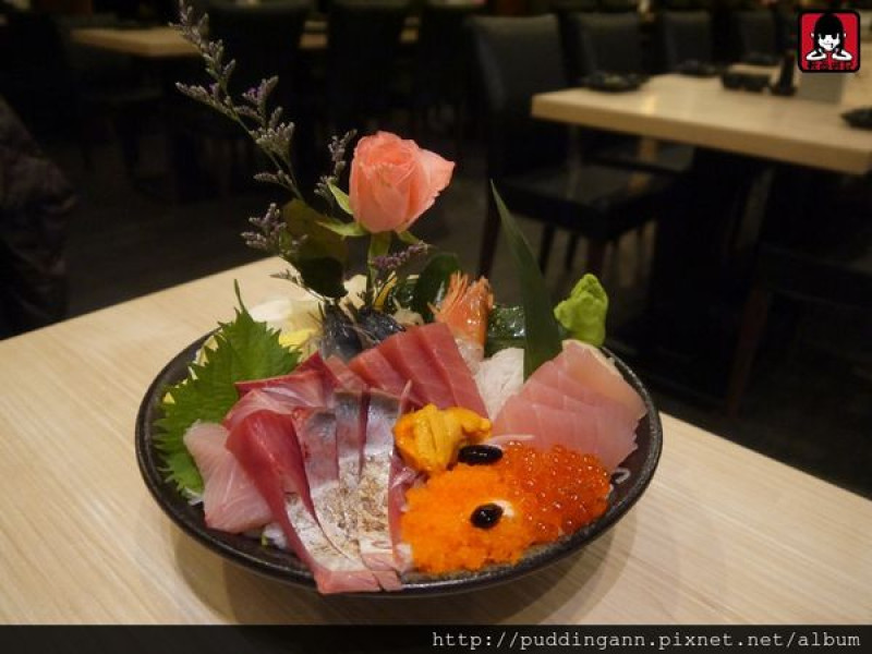 [口碑]台北內湖 魚霸(內湖店)Fishbar  超驚人大碗公海鮮霸氣蓋飯 每日食材新鮮直送好好吃呀~