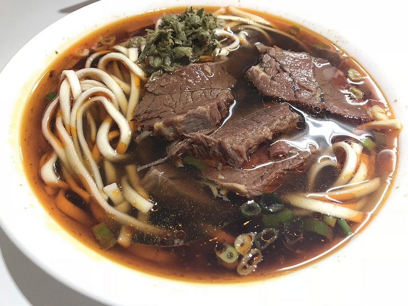 [台北] 西門~老王記牛肉麵~大熱天也是一樣大排長龍的美味