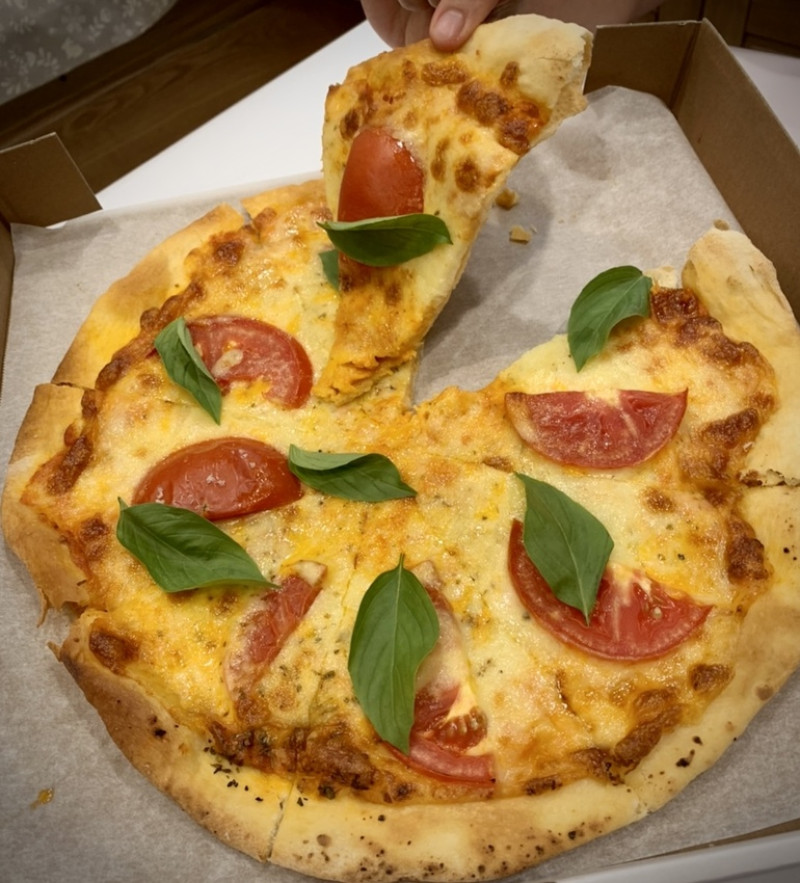 防疫外帶美食（台北市松山區）CP值很夠的邀月兒pizza買一送一喔！