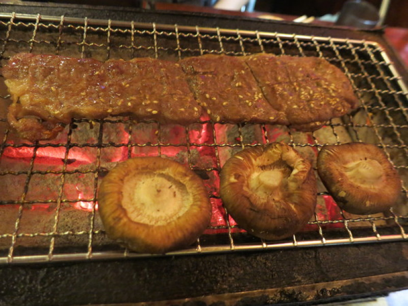 鑽木取火日式燒肉-新莊泰林店~燒肉火烤新吃法~海陸通吃好吃又好玩