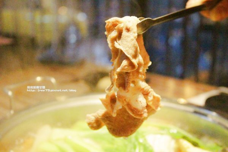【美食-東區】真的是帝王蟹吃到飽啊！肉質肥美啊！