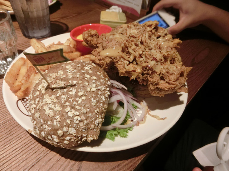 【公館】Bravo Burger 發福廚房 吃成一個漢堡寶 (2016/03/20更新)