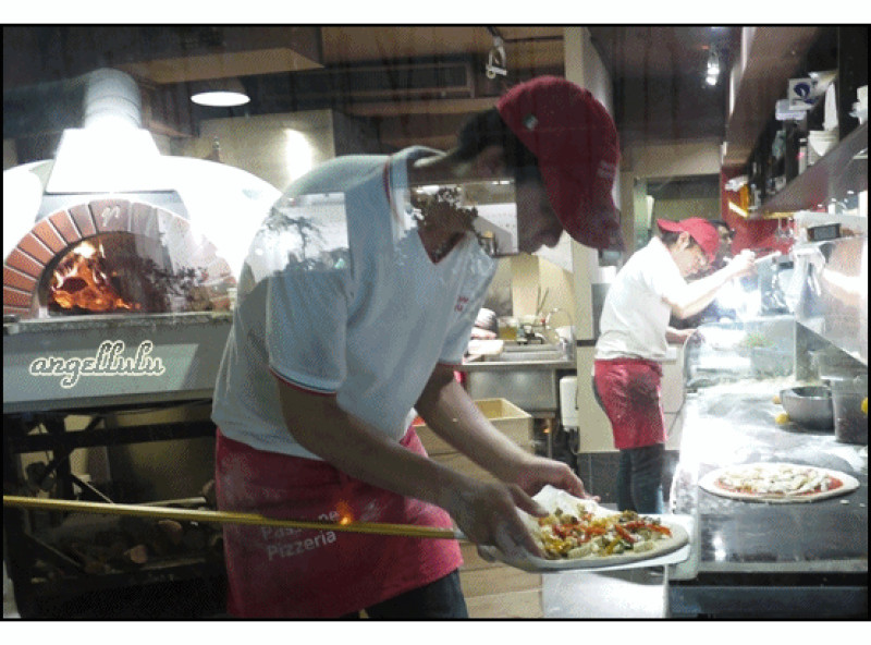 (台北)東區●柴燒窯烤的Pizzeria Passione帕希諾拿坡里坡薩-道地口味，外國人也愛吃