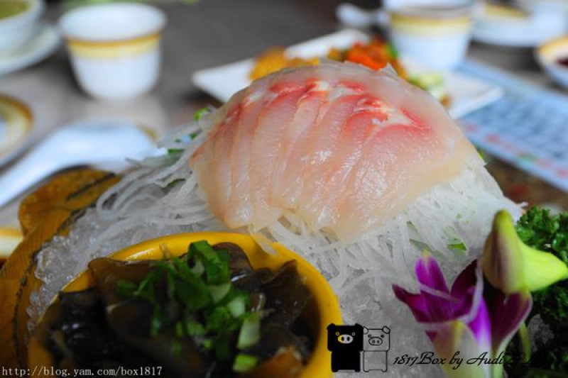 【新竹。尖石】鱘龍魚套餐。古代魚餐廳。新竹峇里森林溫泉渡假村