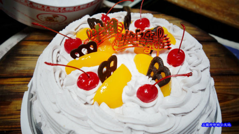 紅葉蛋糕。芋泥蛋糕好吃不甜膩。生日蛋糕推薦。好吃到讓長輩們都稱讚呢！