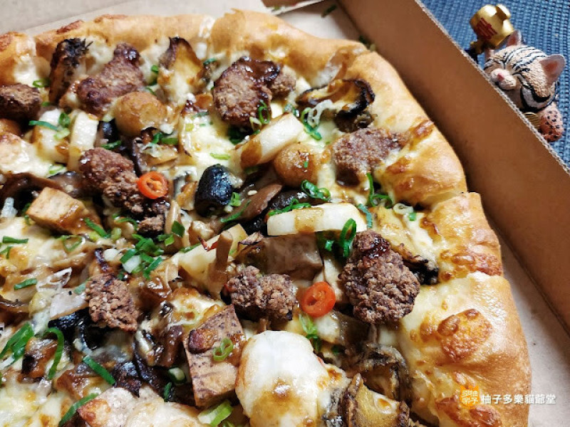 PIZZA HUT 必勝客 x 金蓬萊遵古台菜餐廳：摘星佛跳牆比薩，有著滿滿過年味的台味披薩！