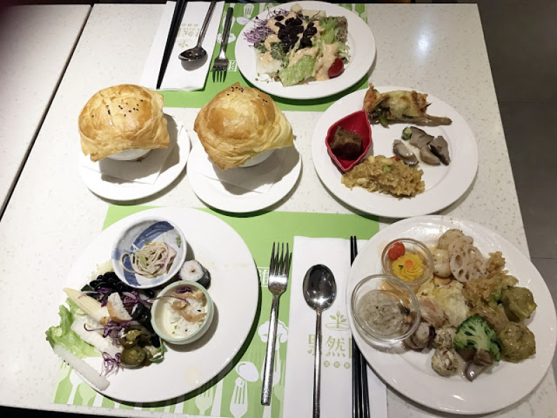 【台北東區蔬食】異國創意蔬食料理吃到飽~果然匯蔬食宴