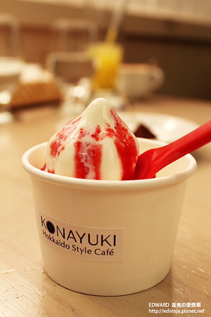 [邀約食記]台北中山 粉雪般的北海道夢幻甜點蛋糕 現在網路也買的到! 粉雪 Konayuki Hokkaido Style Cafe        
      
