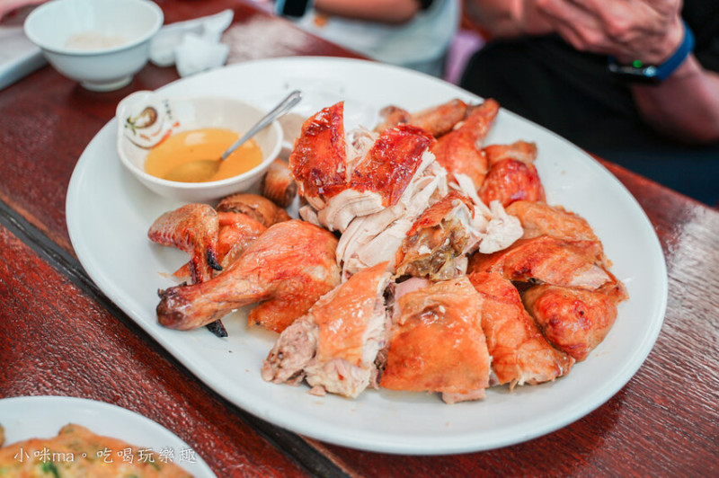 福哥石窯雞-礁溪店 ▏甕窯雞幫你切好好 大口吃雞超juicy。免費停車場 往礁溪市區必吃美食。礁溪美食