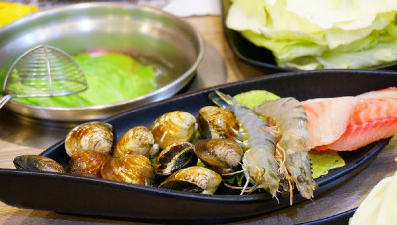 【台北．捷運新莊站】合家涮涮鍋－『CP值超高,超平價海鮮上桌囉！』                      