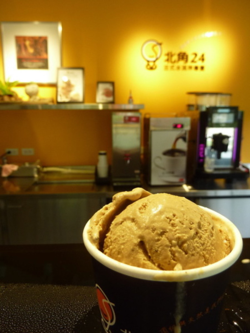 【黑小食】北角24法式冰淇淋專賣店。