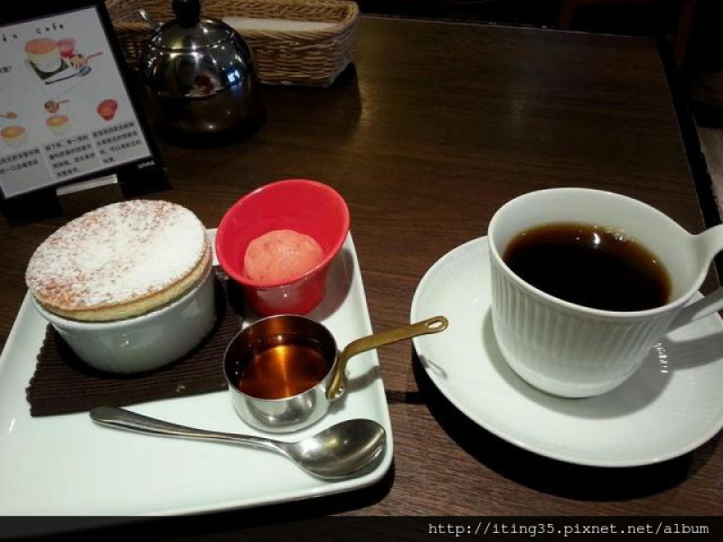 【東區】讓人吃了會飄飄然的舒芙蕾~Caldo Cafe 咖朵咖啡