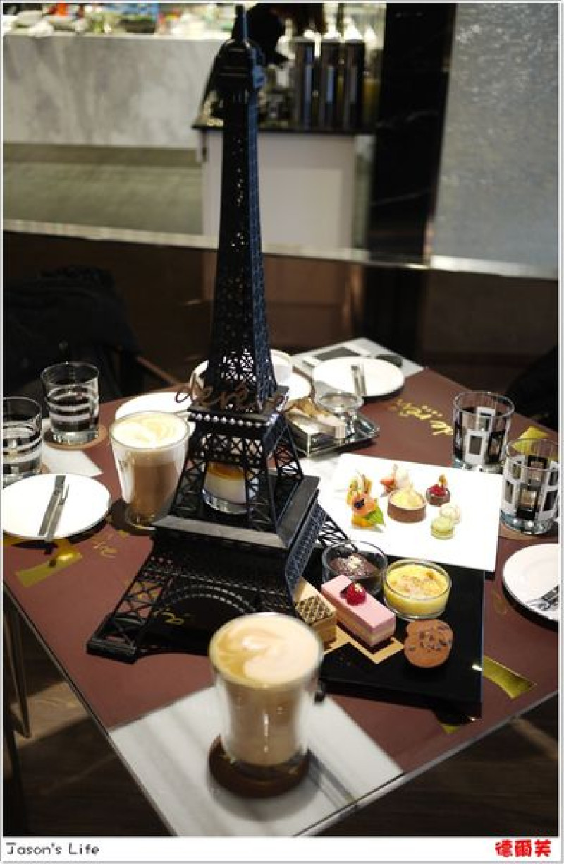 【台中│美食】在巴黎鐵塔下享用下午茶。德爾芙